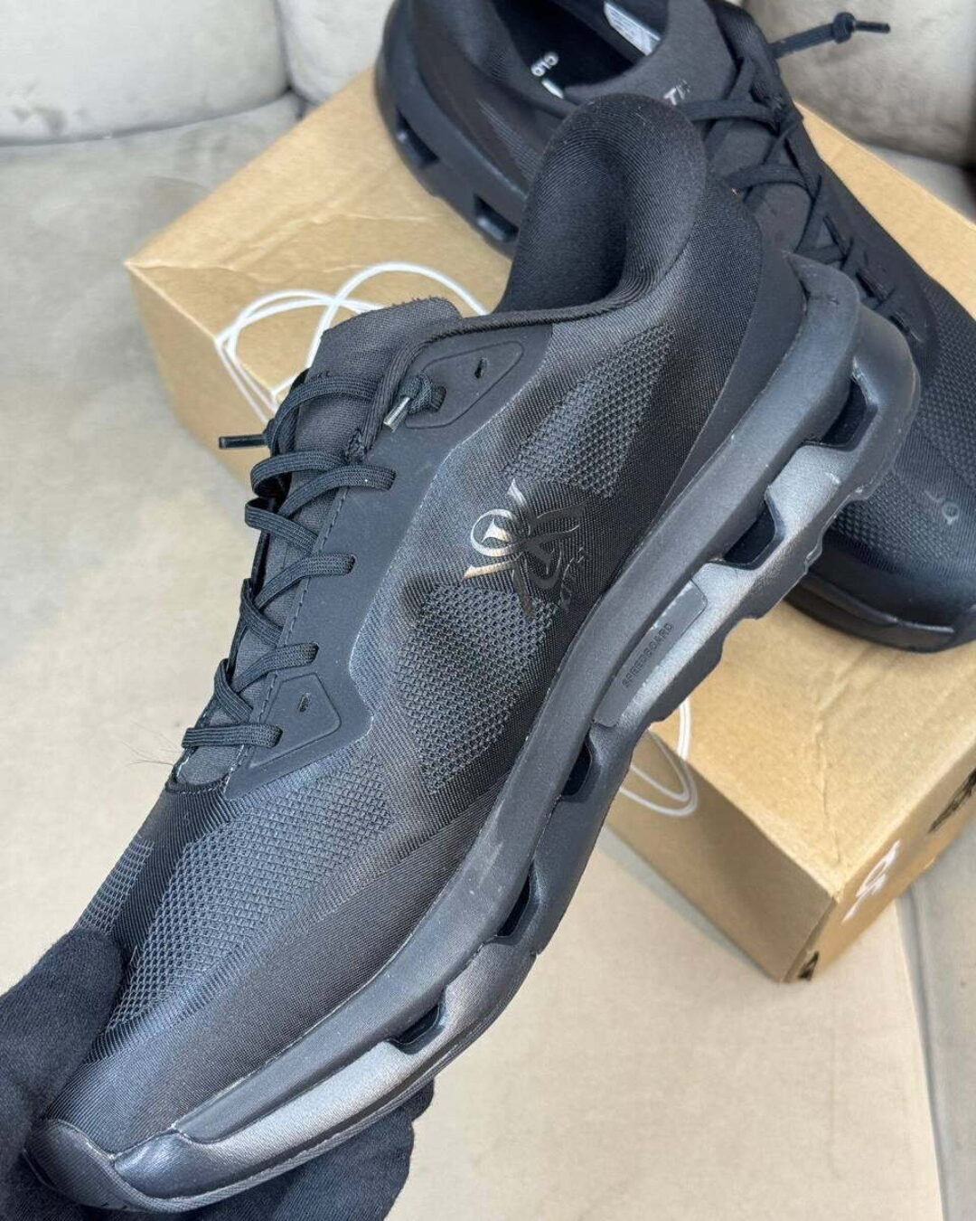 Кроссовки On x Kith