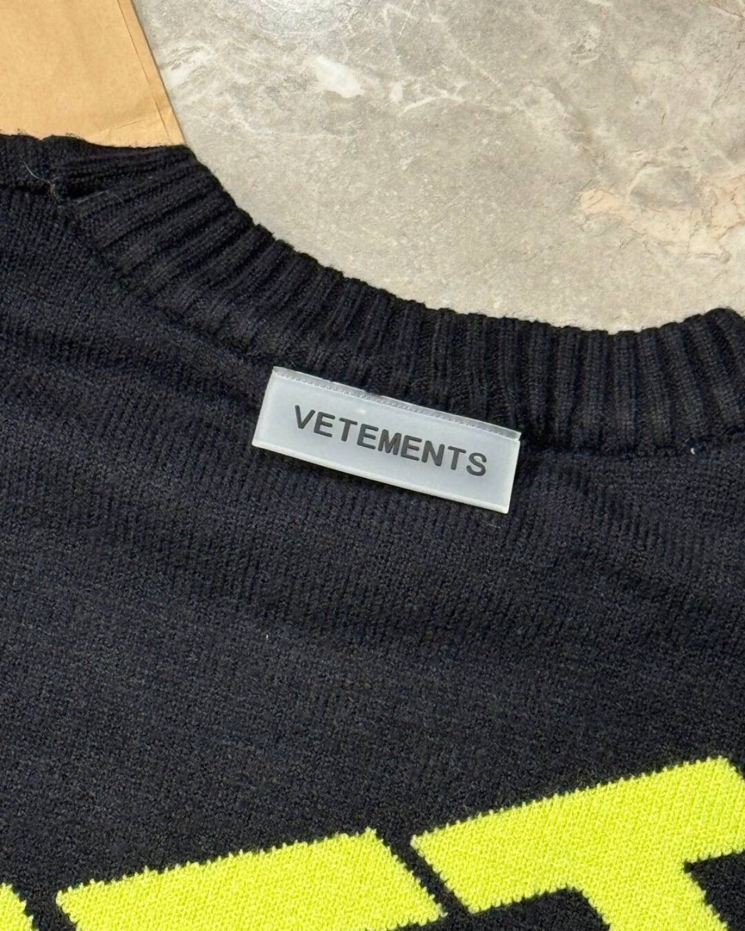 Свитер Vetements