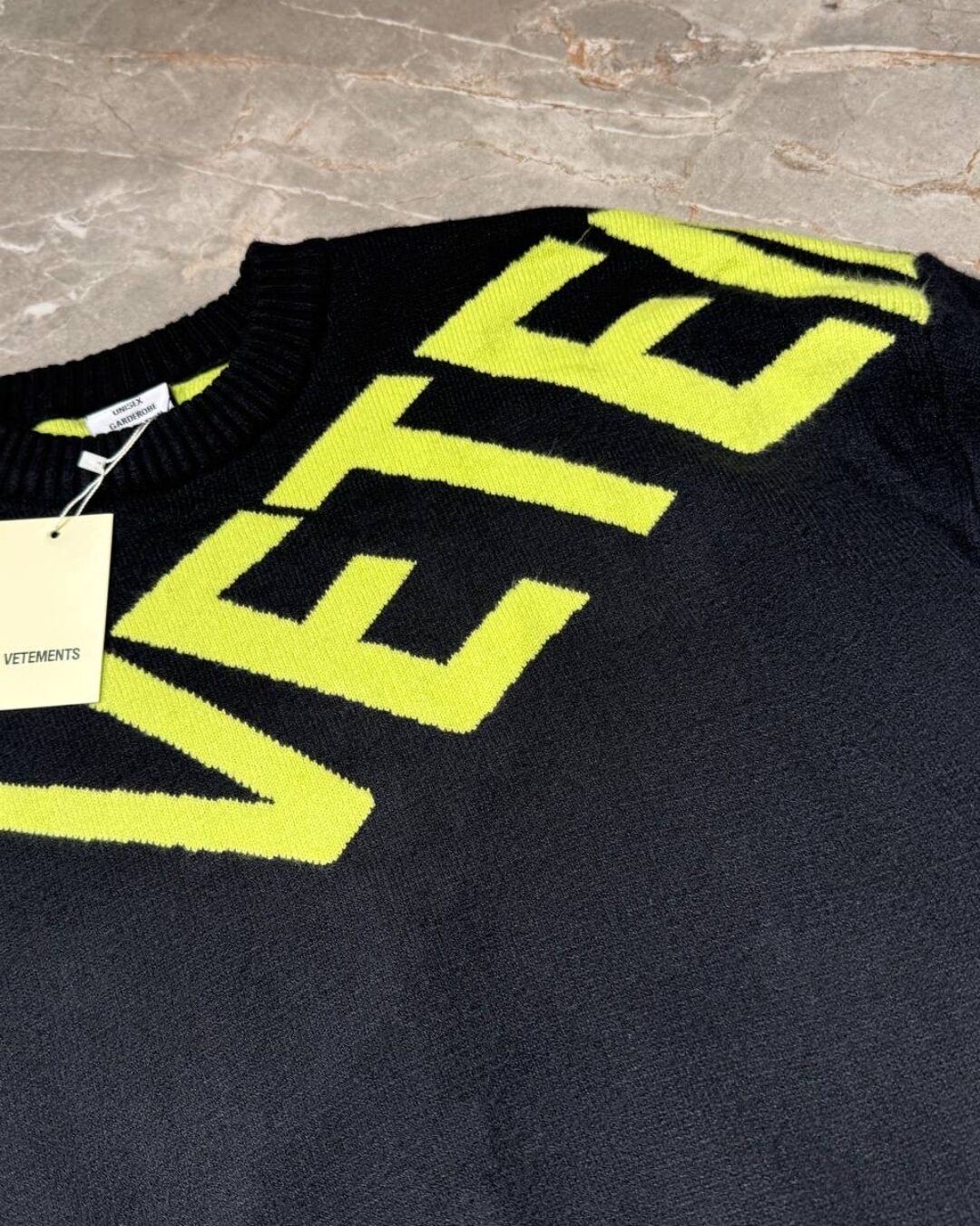 Свитер Vetements