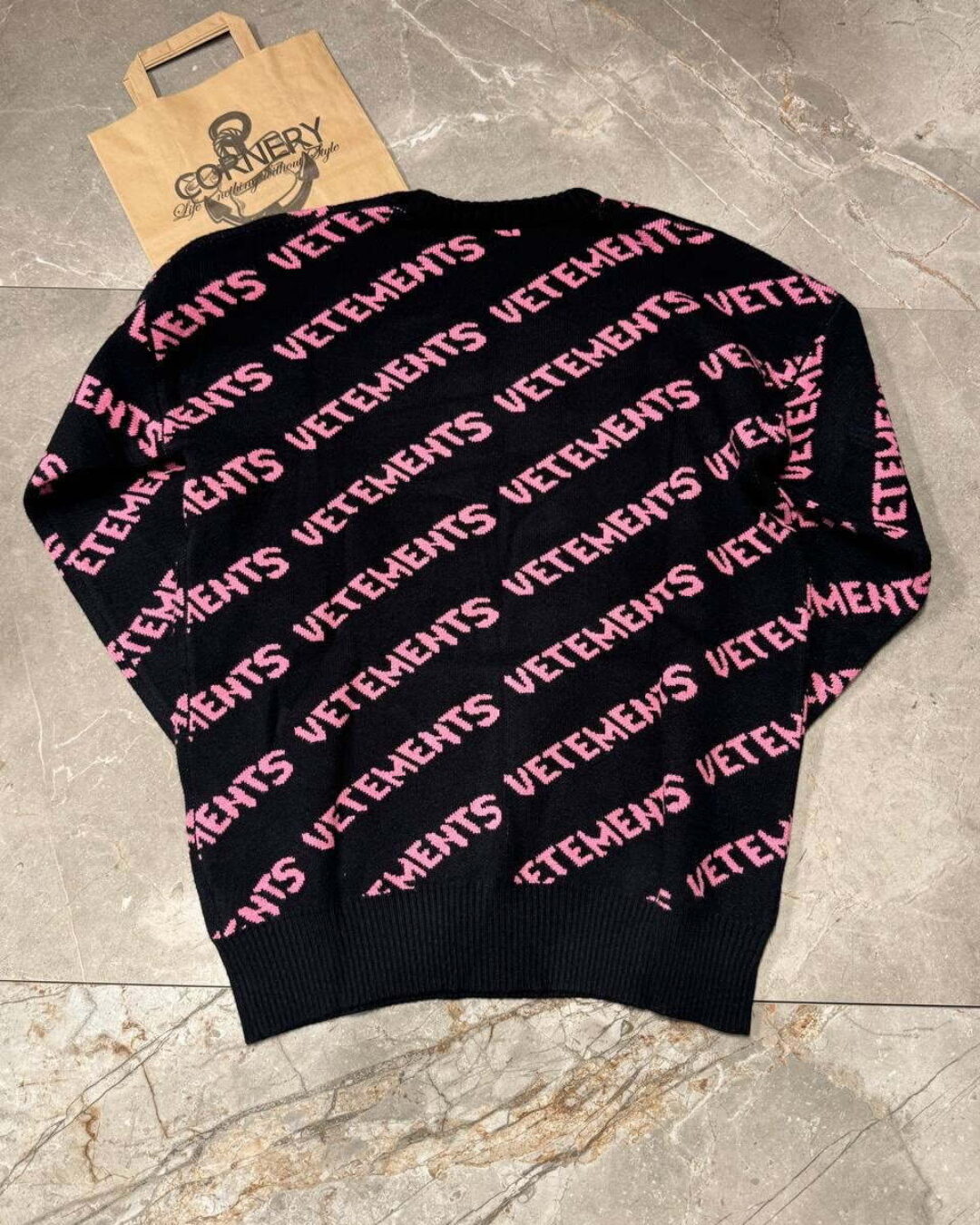 Свитер Vetements