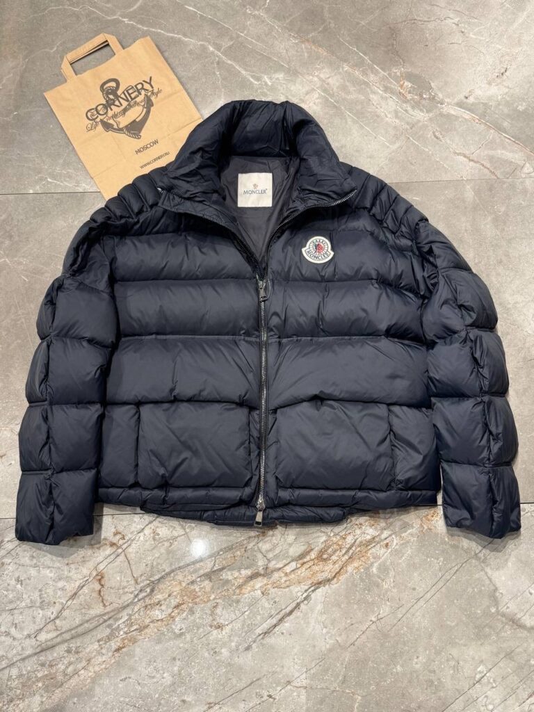 Пуховик Moncler