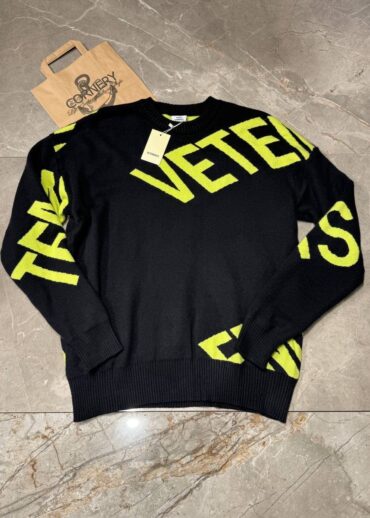 Свитер Vetements