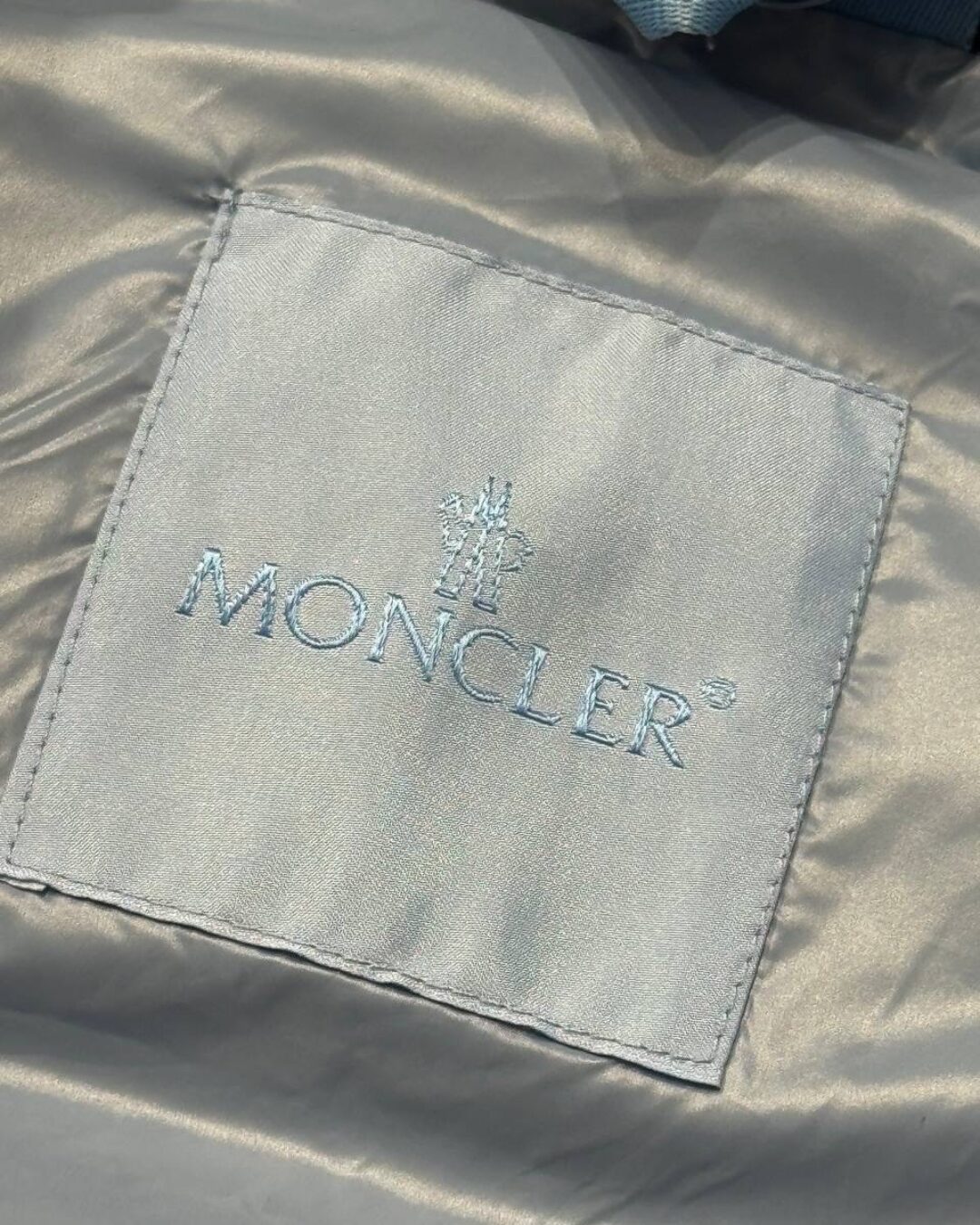 Пуховик Moncler