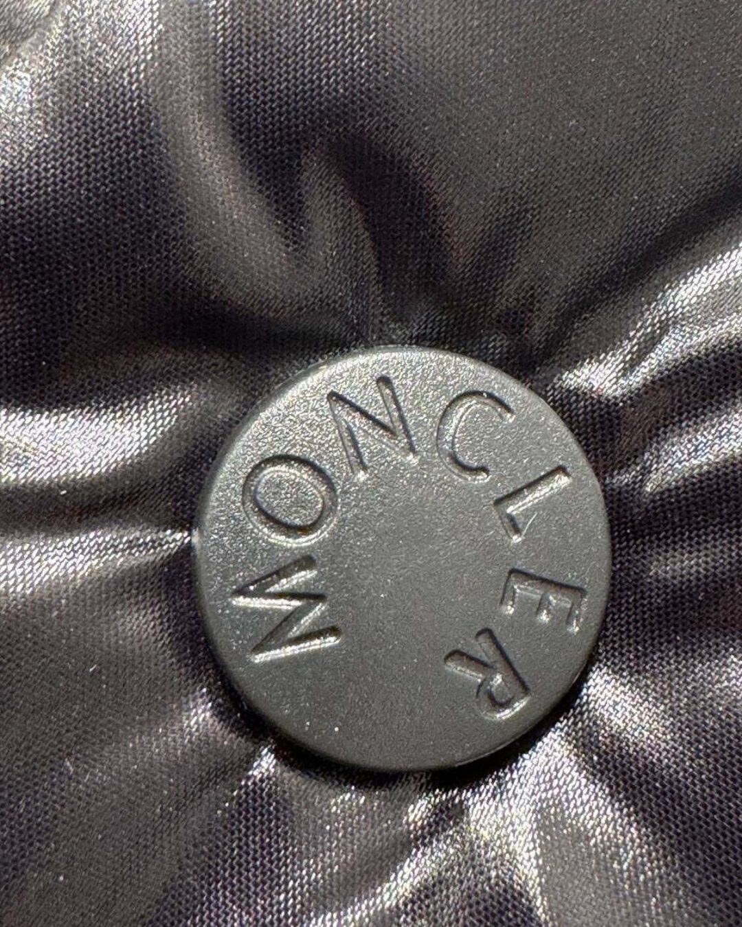 Пуховик Moncler