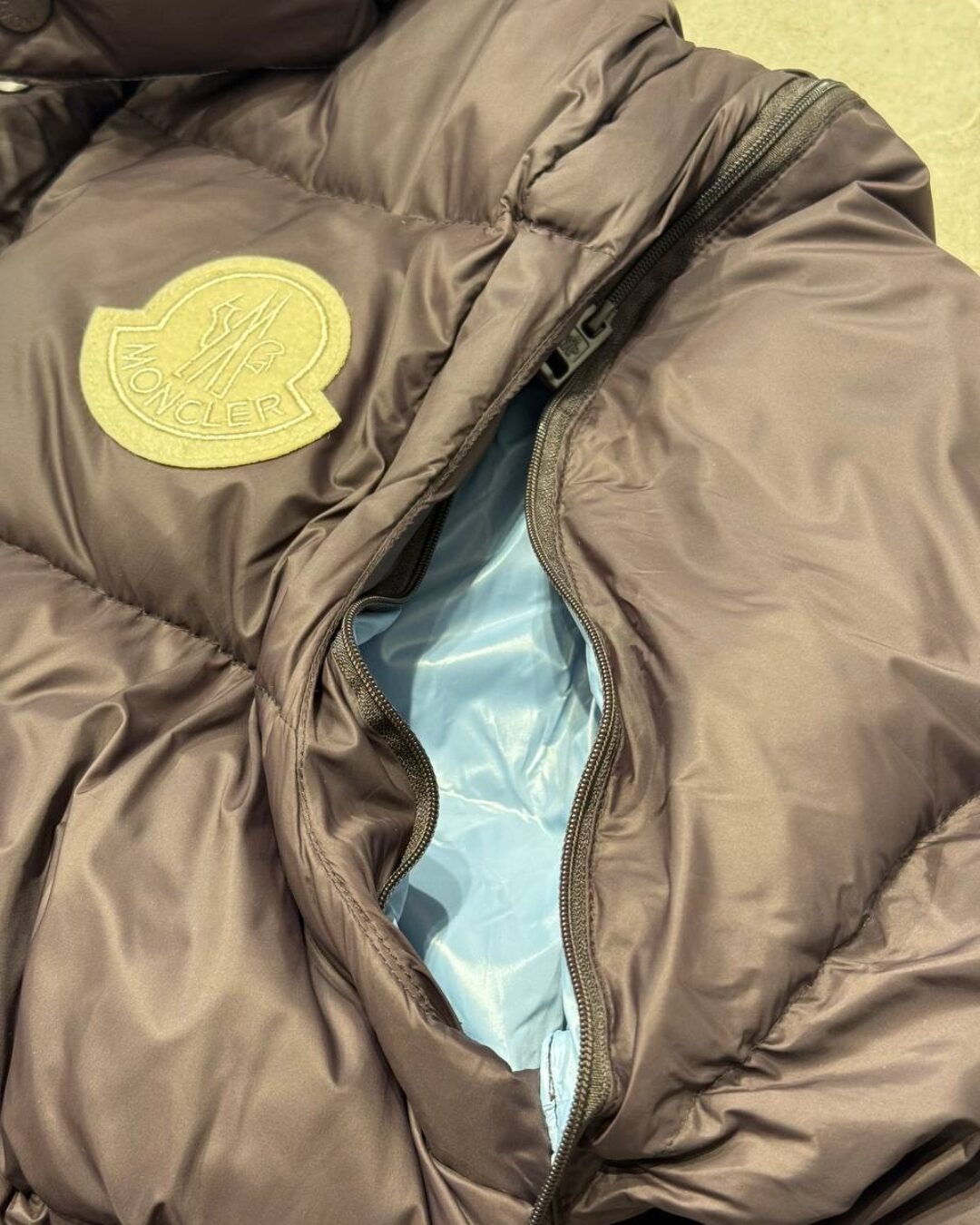 Пуховик Moncler