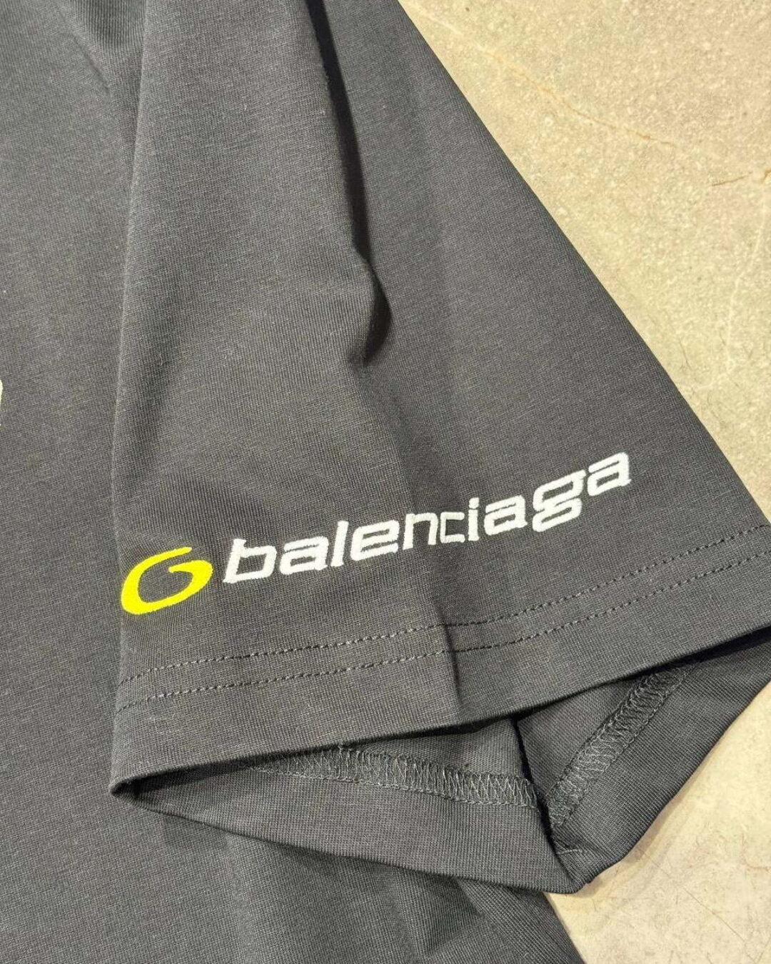 Футболка Balenciaga — фото 9