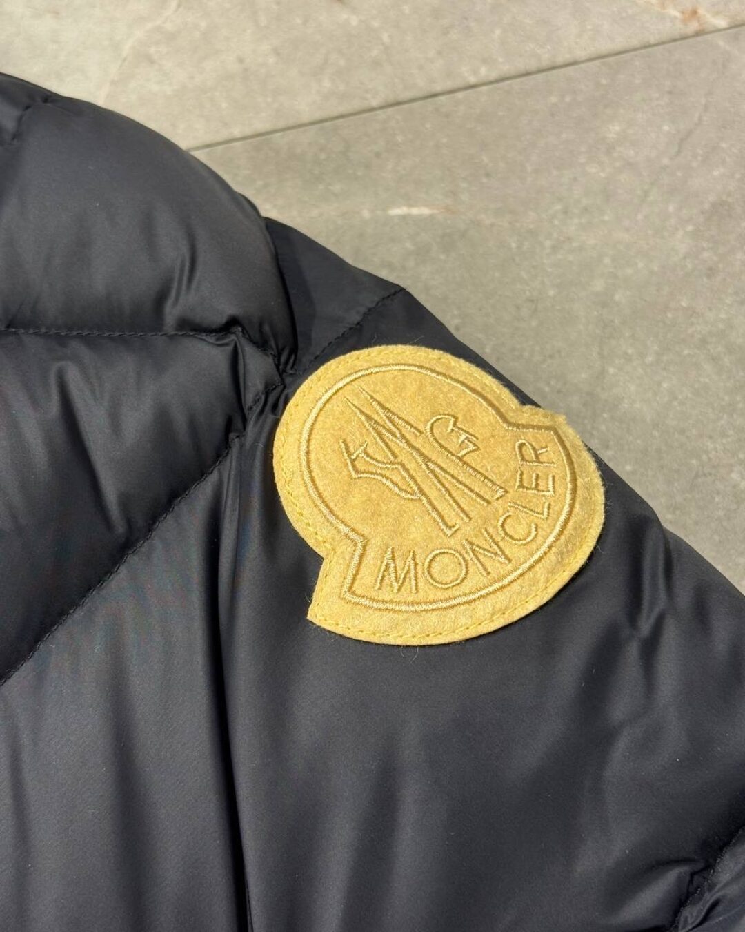Пуховик Moncler