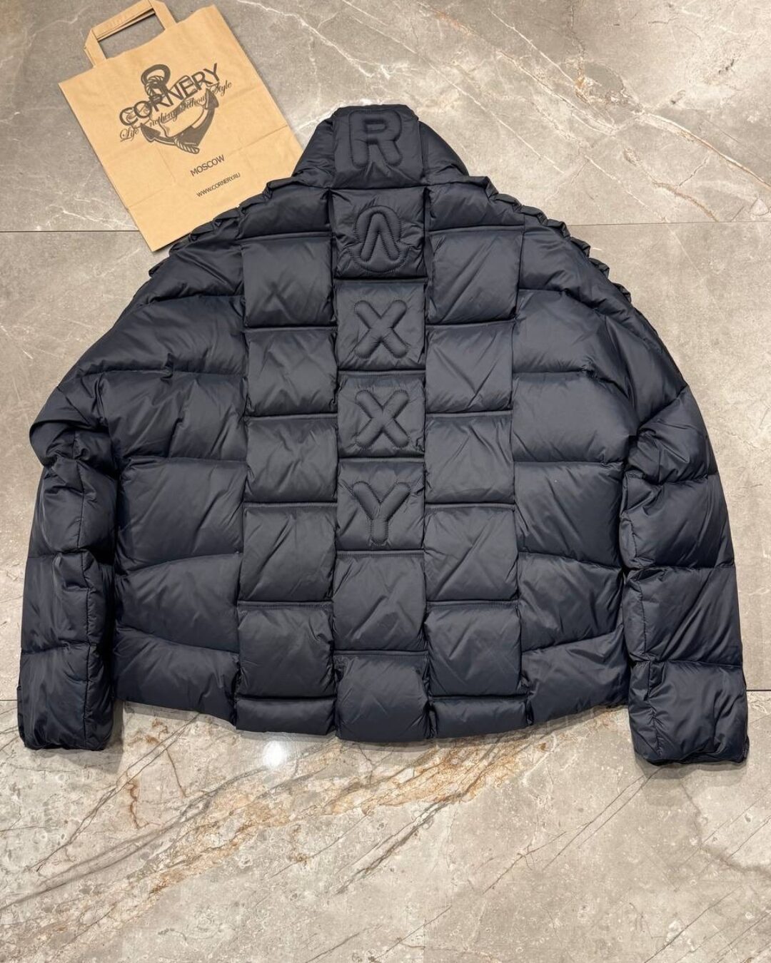 Пуховик Moncler