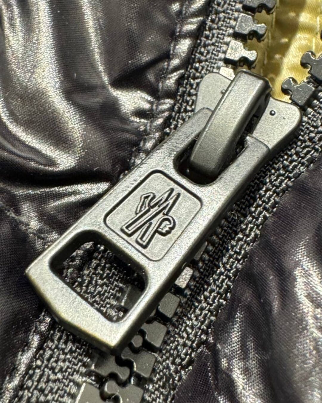 Пуховик Moncler