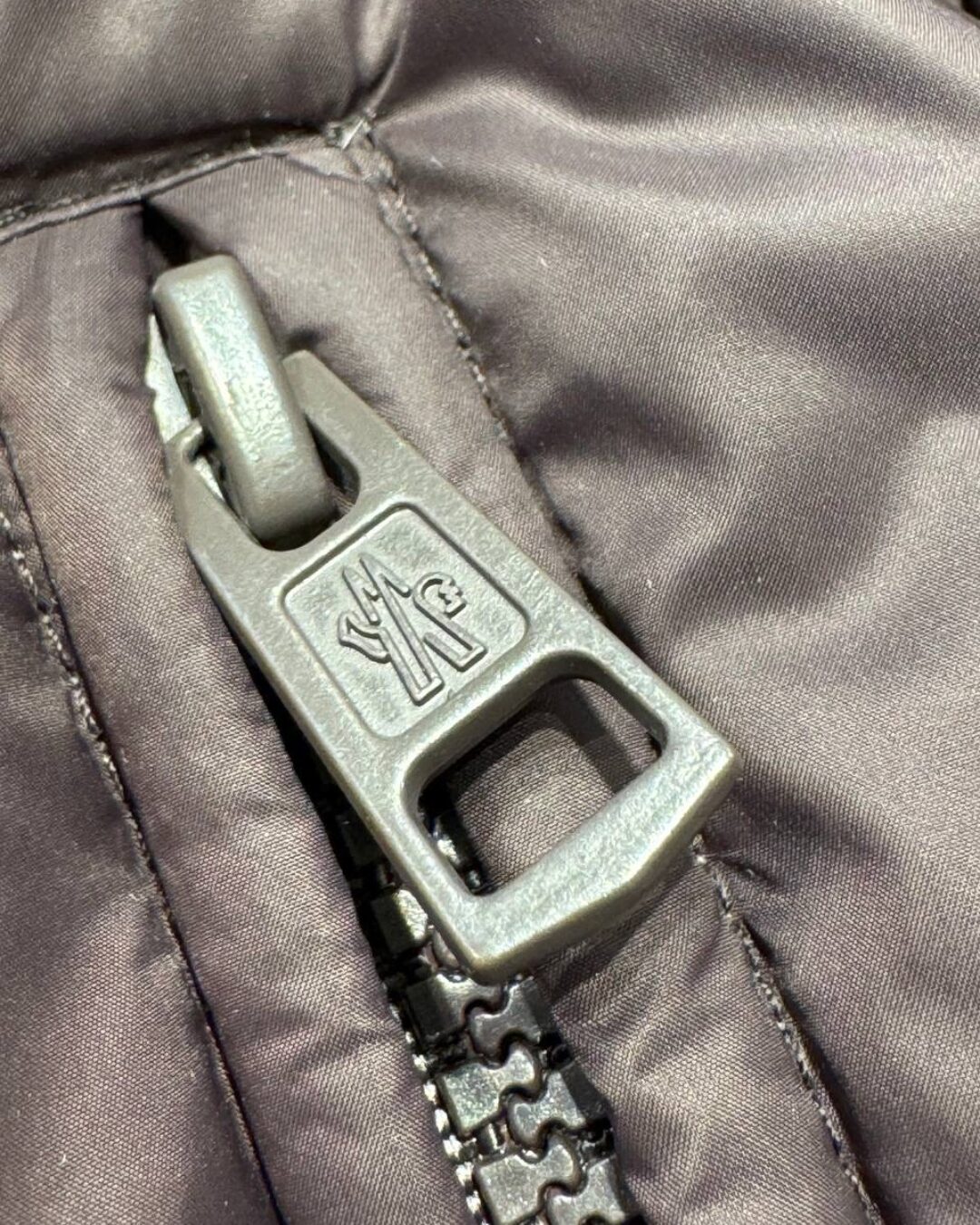 Пуховик Moncler