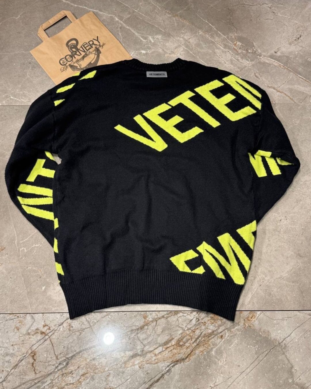 Свитер Vetements