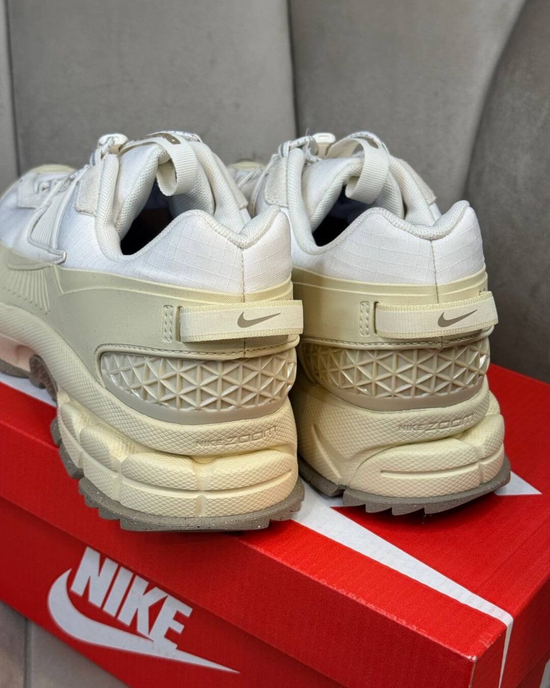 Кроссовки Nike