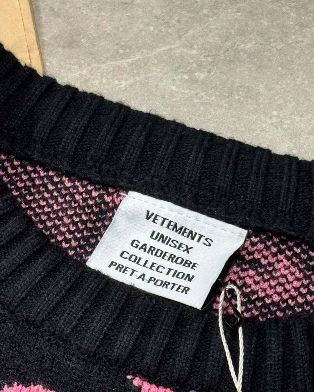 Свитер Vetements