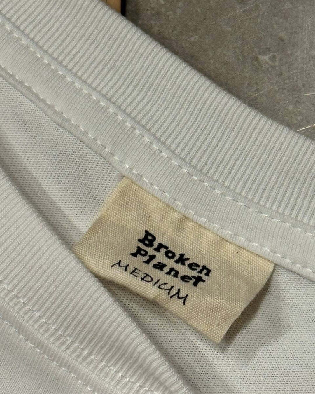 Футболка Broken Planet