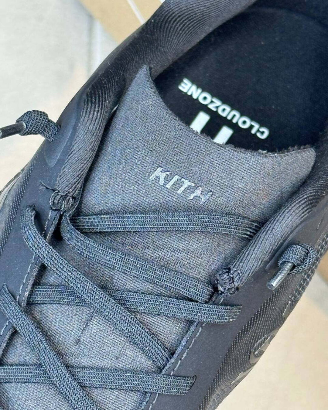 Кроссовки On x Kith