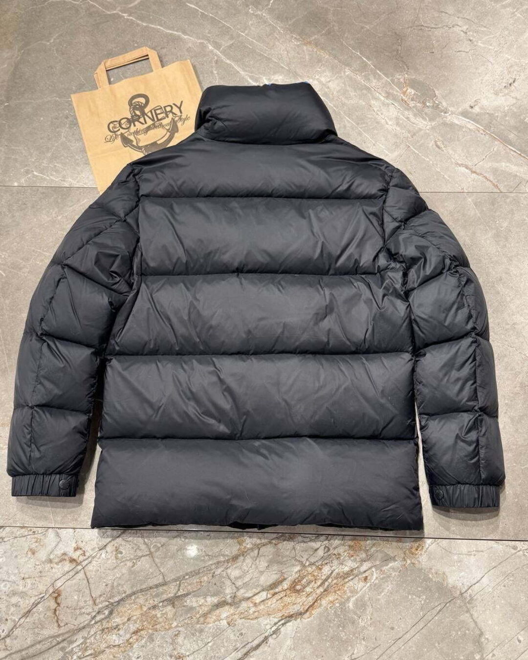 Пуховик Moncler