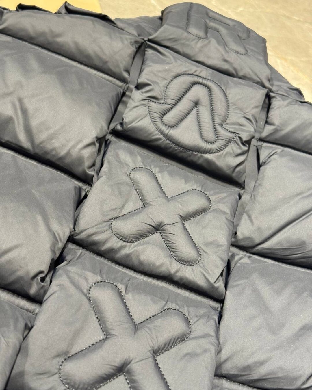 Пуховик Moncler