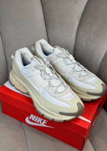 Кроссовки Nike