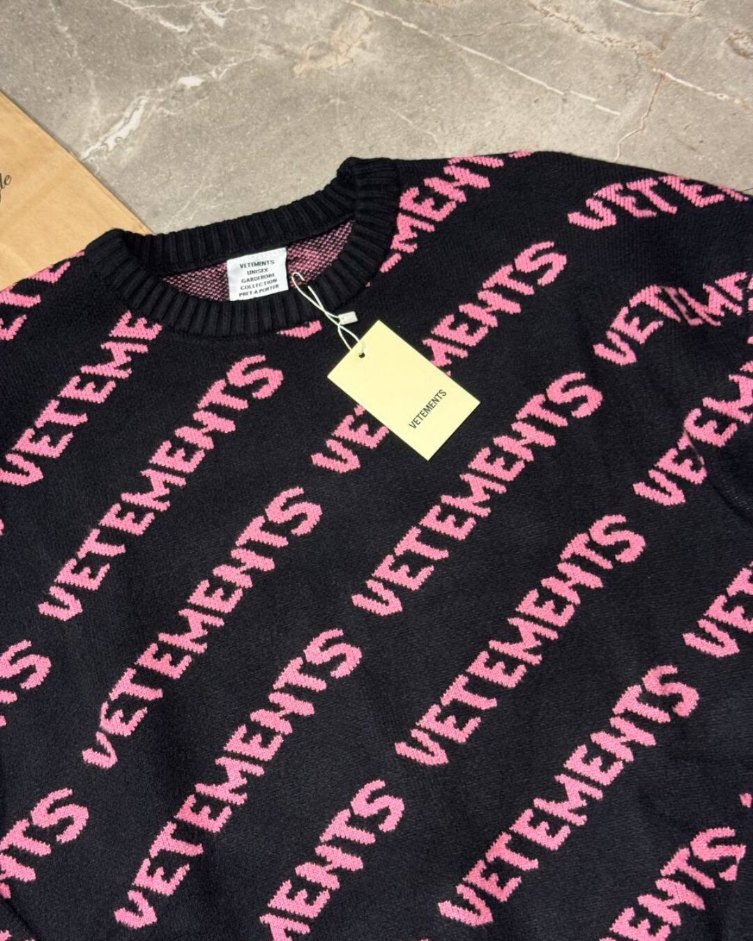 Свитер Vetements
