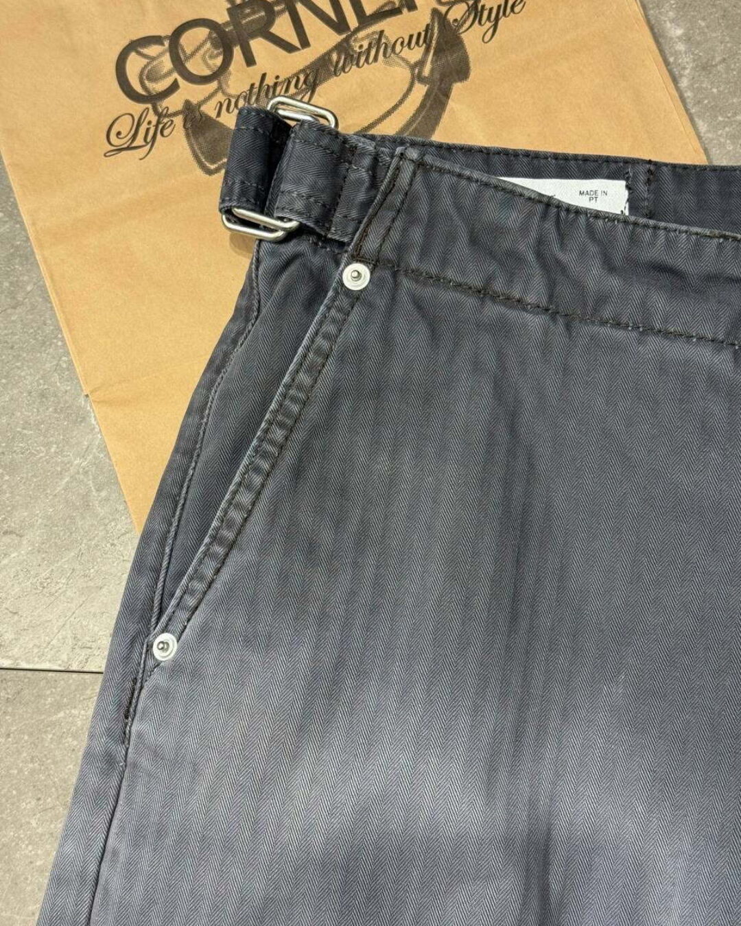 Джинсы Our Legacy