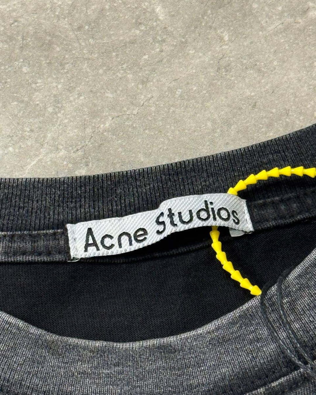 Футболка Acne Studios — фото 4