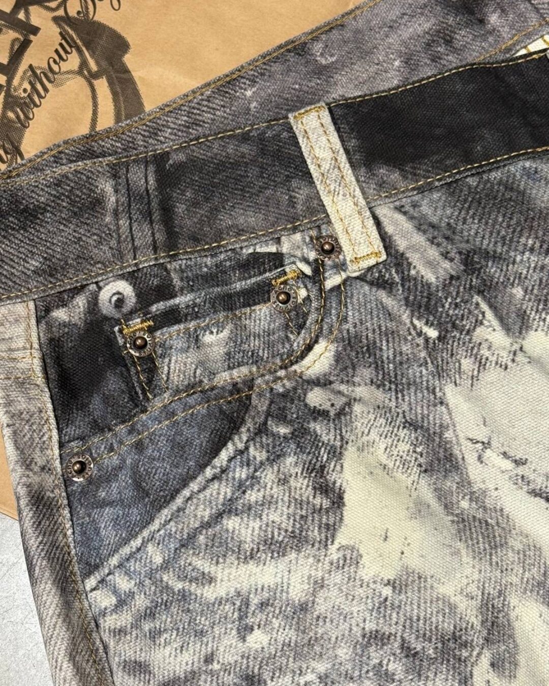 Джинсы Acne Studios