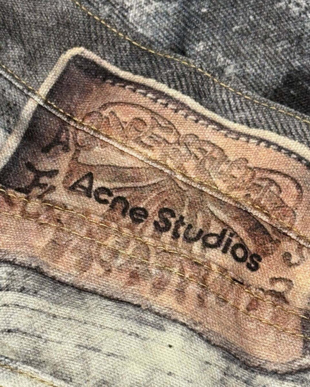 Джинсы Acne Studios