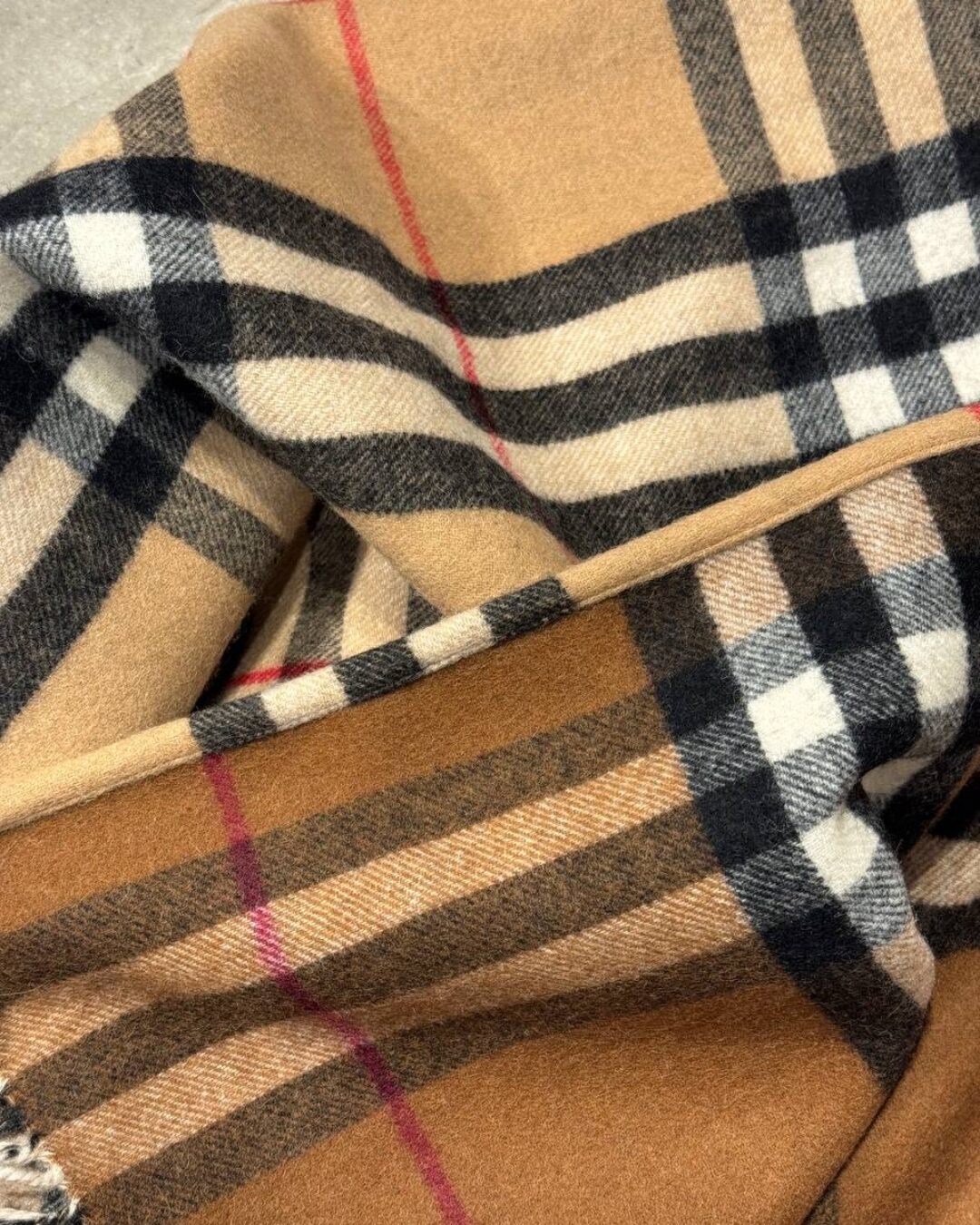 Шарф-пончо Burberry