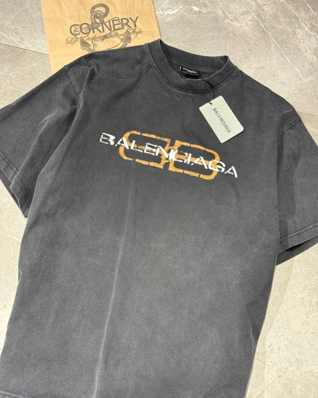 Футболка Balenciaga