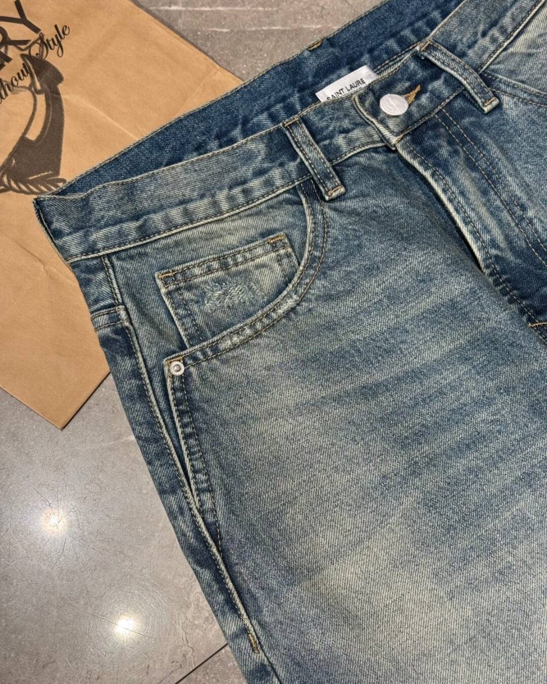 Джинсы Saint Laurent