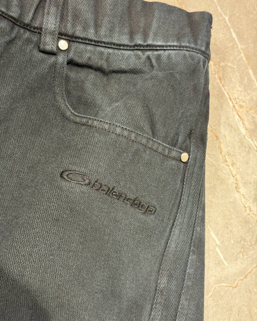Джинсы Balenciaga