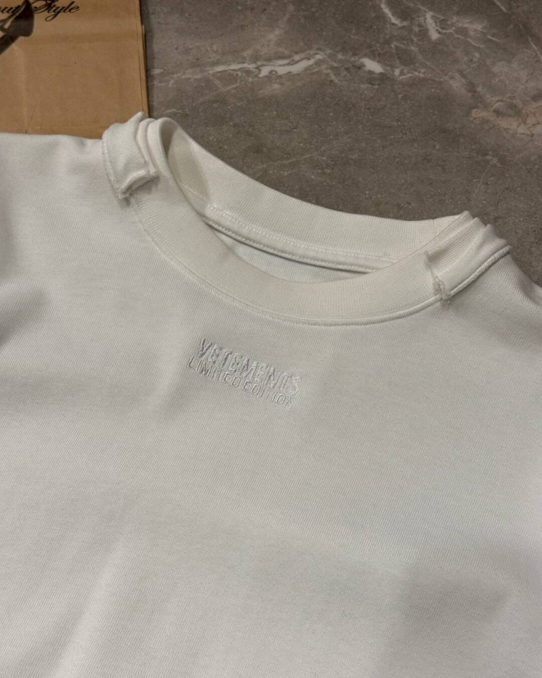 Футболка Vetements