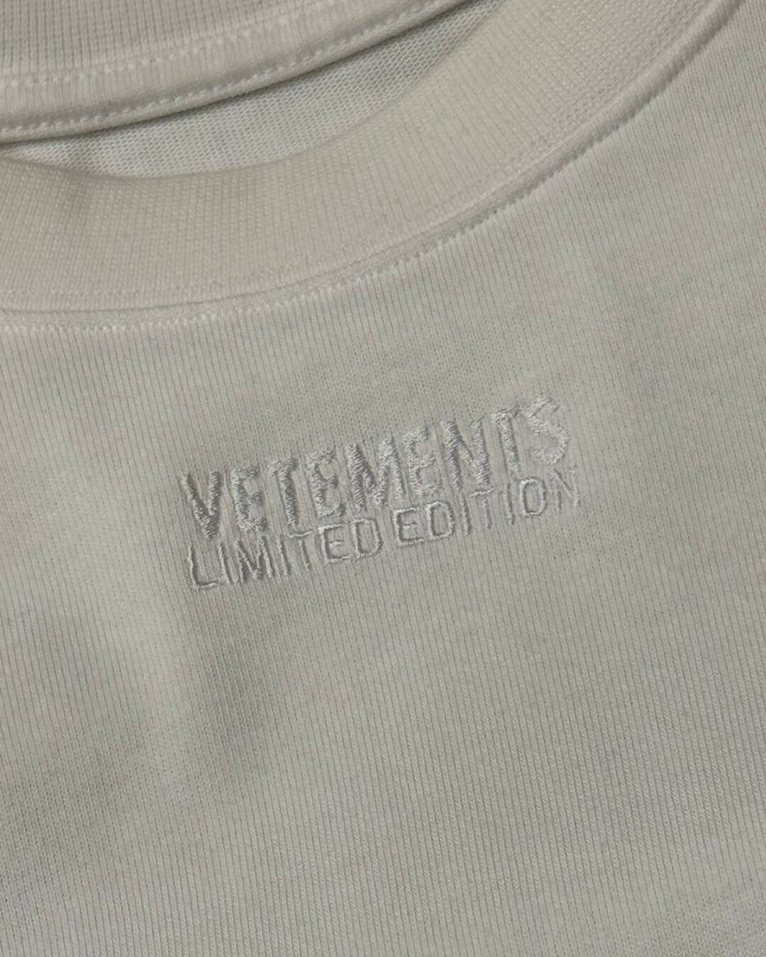 Футболка Vetements