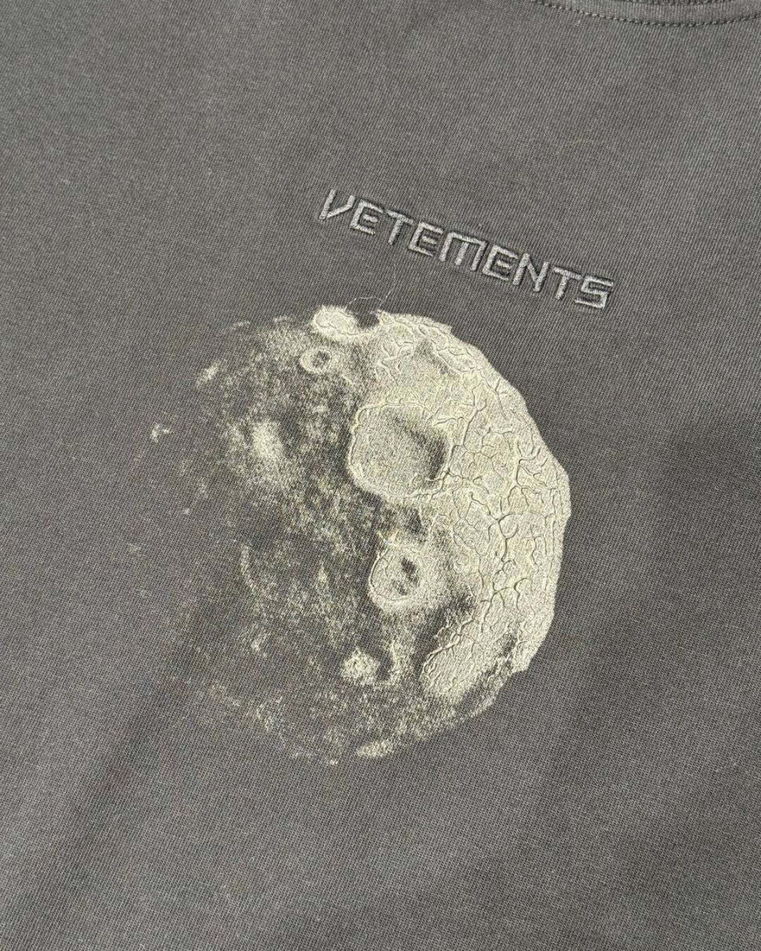 Футболка Vetements Moon