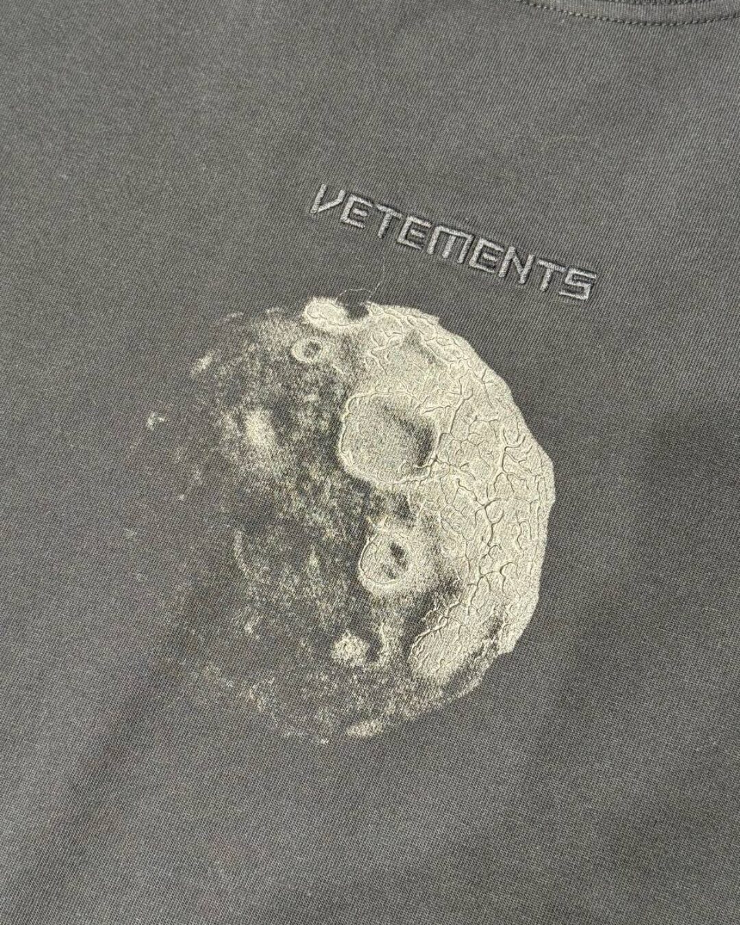 Футболка Vetements Moon