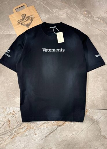 Футболка Vetements