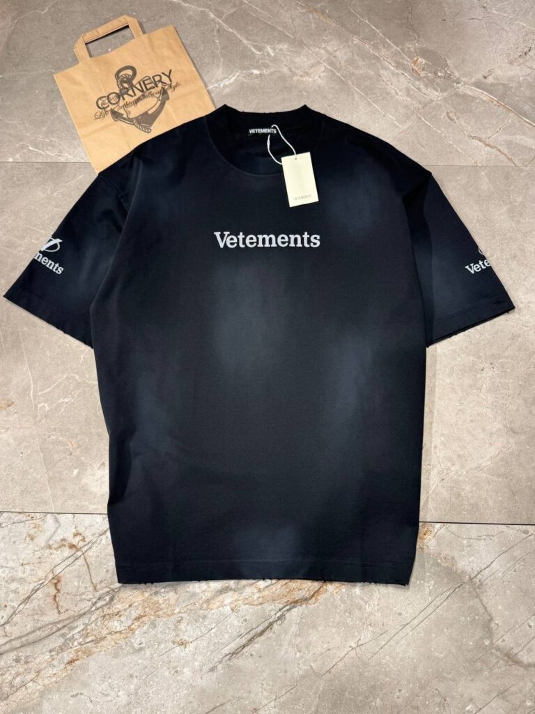 Футболка Vetements