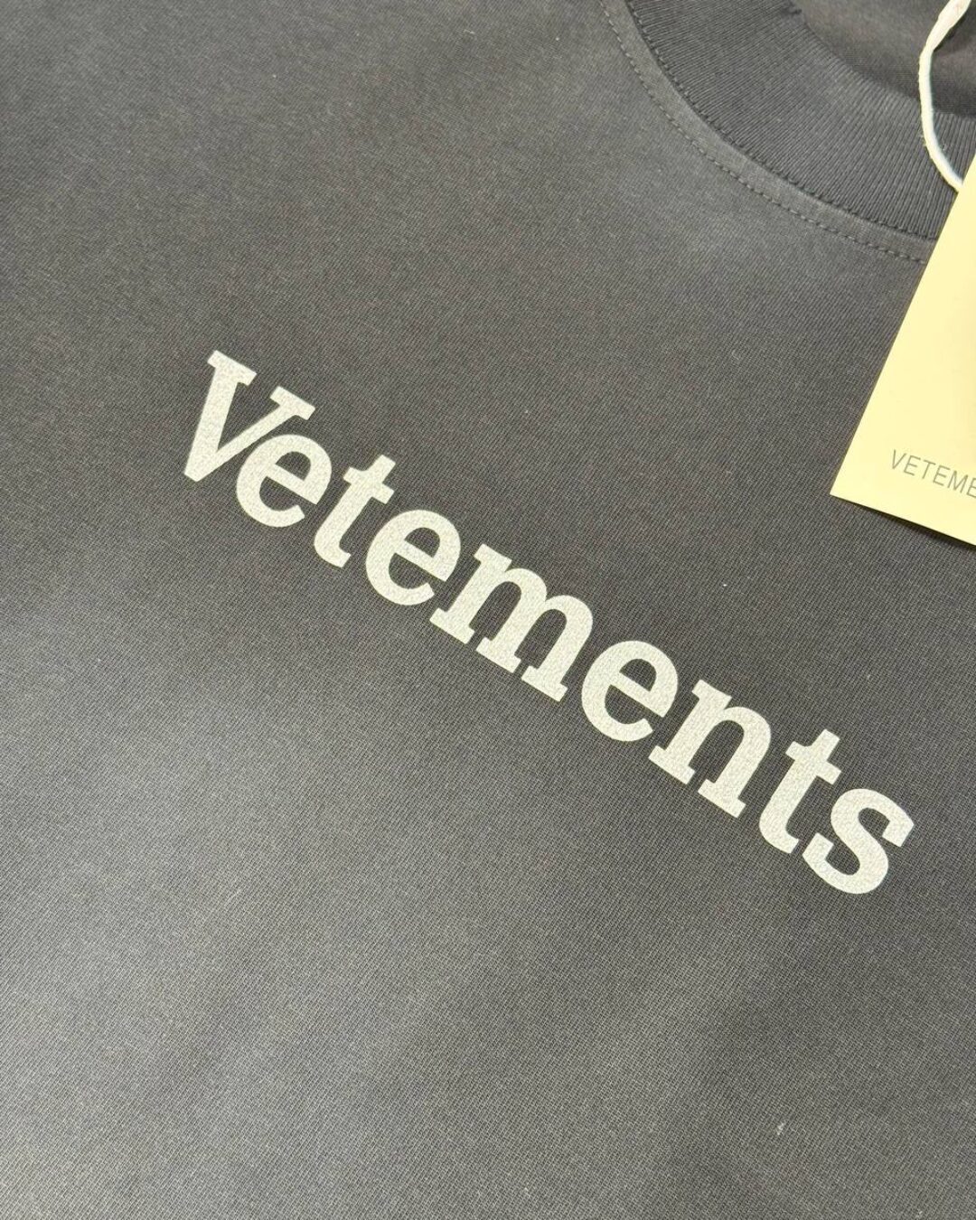 Футболка Vetements