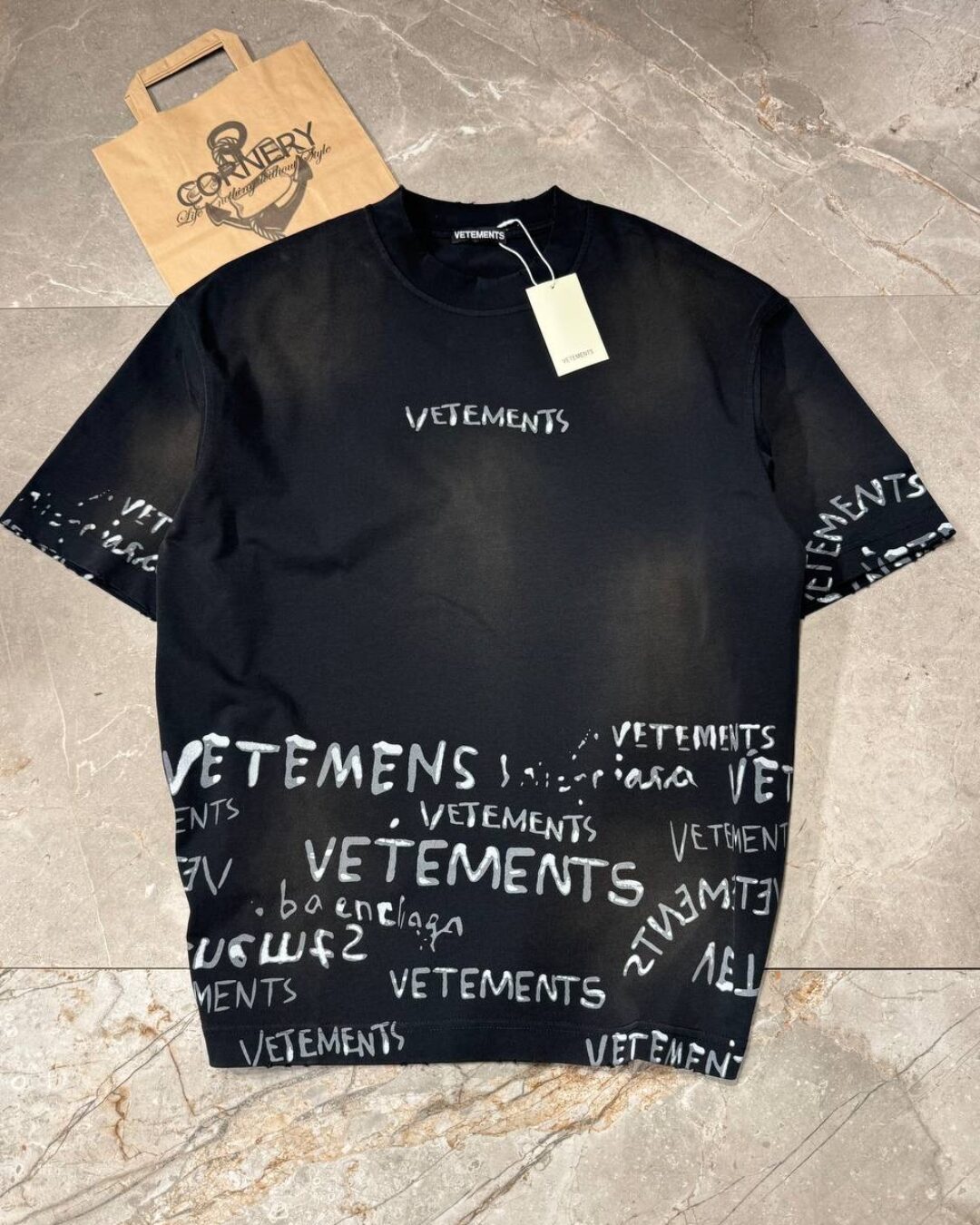 Футболка Vetements Shalk