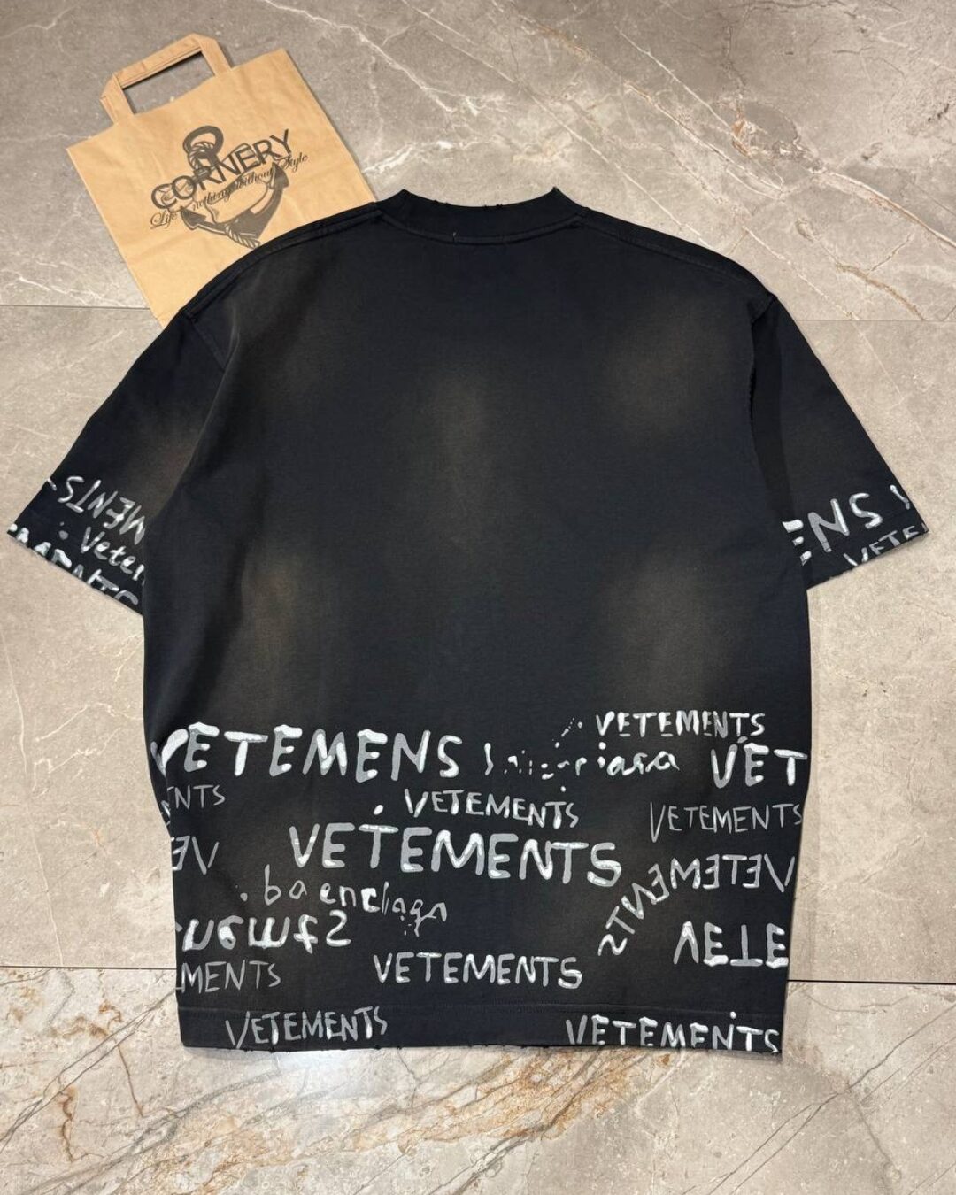 Футболка Vetements Shalk