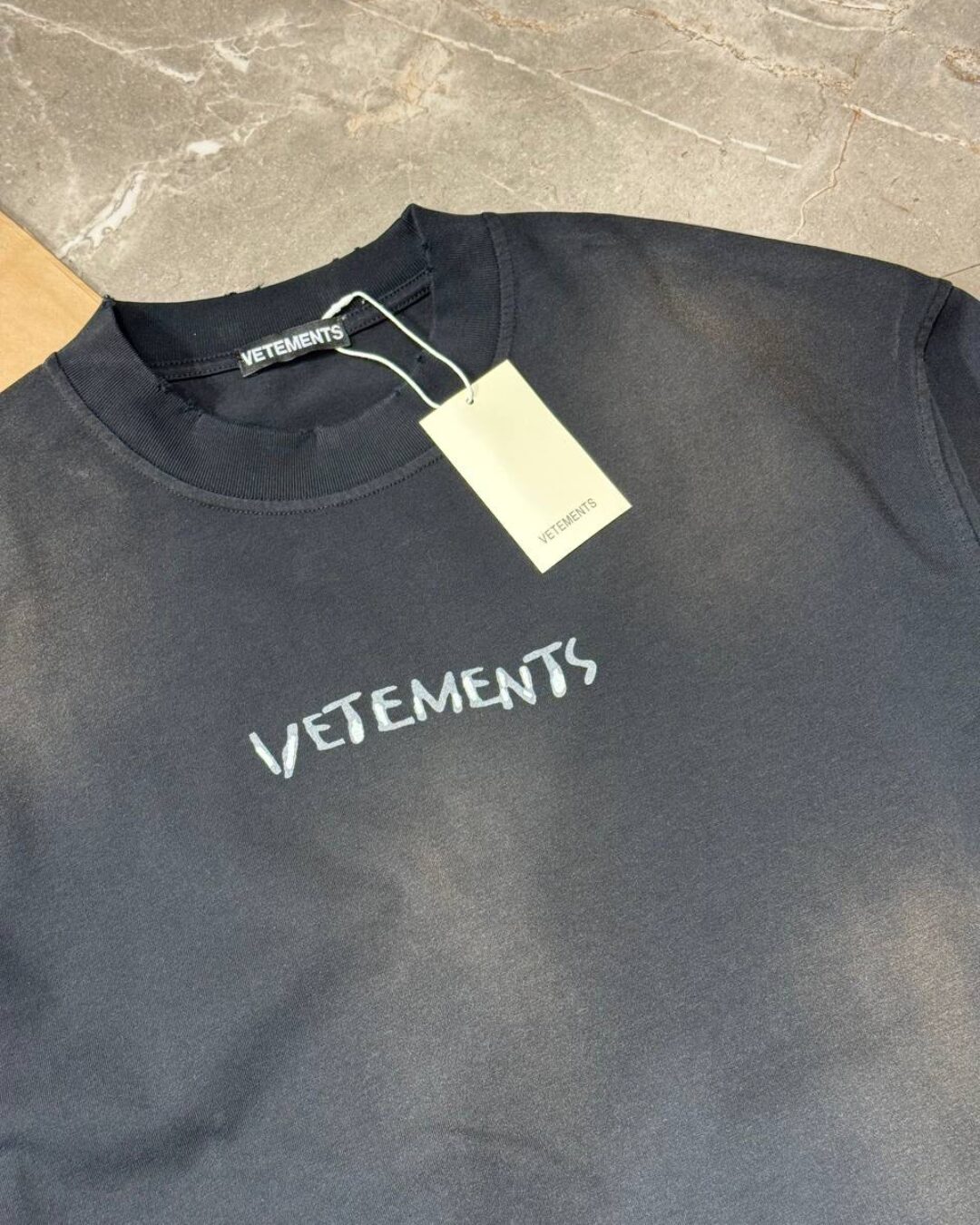 Футболка Vetements Shalk
