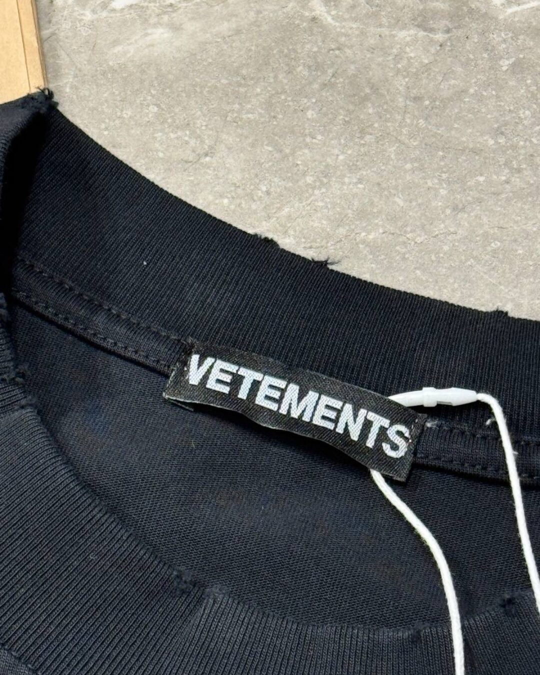 Футболка Vetements Shalk