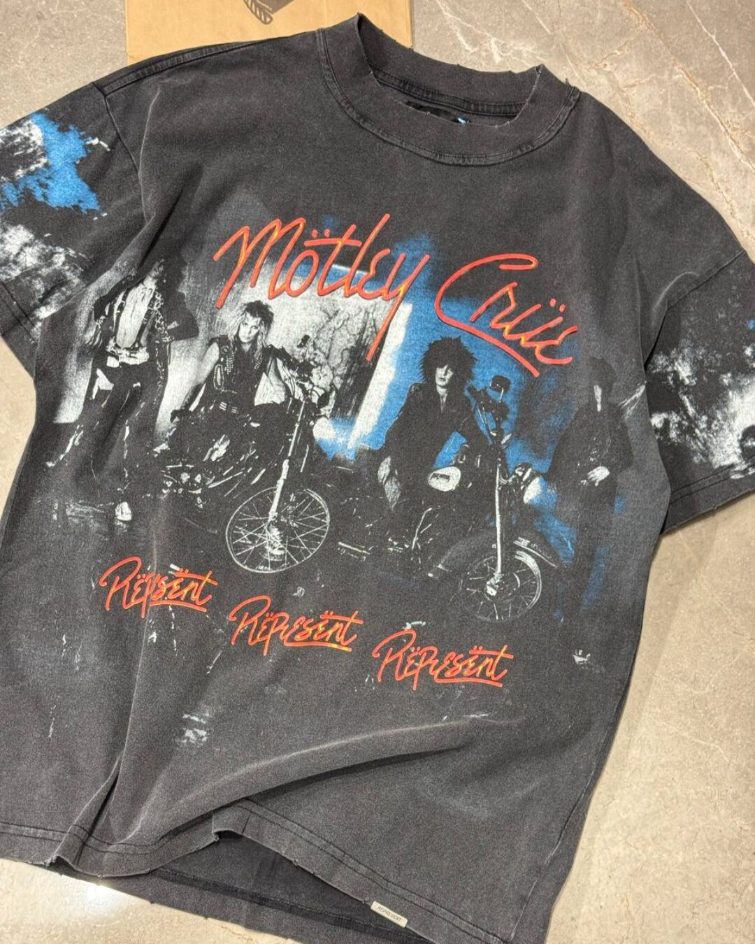 Футболка Represent