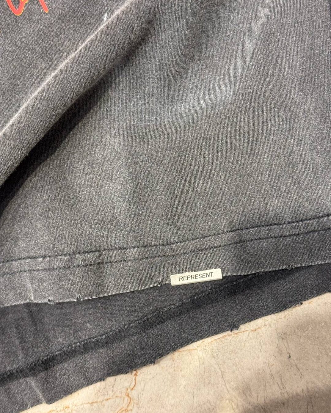 Футболка Represent