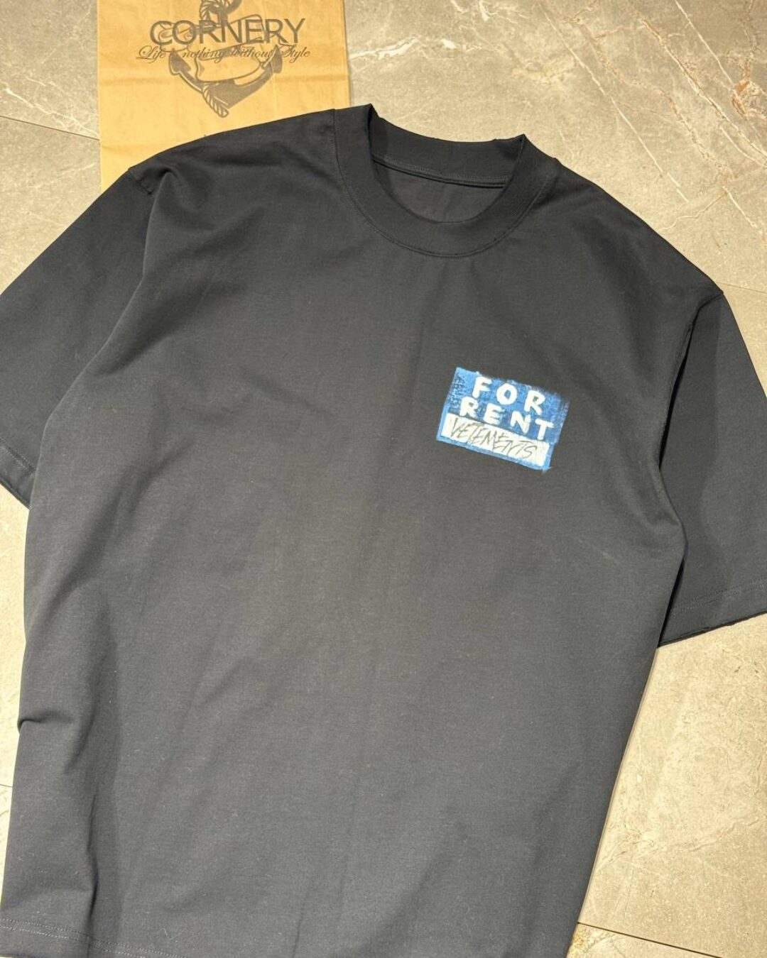 Футболка Vetements For Rent