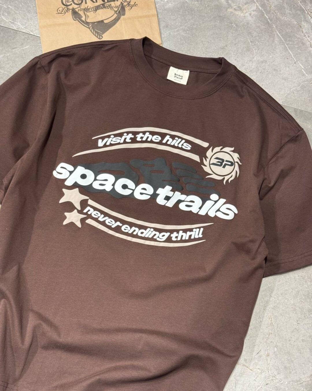 Футболка Broken Planet