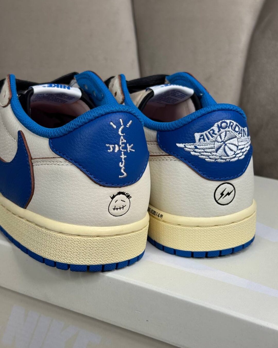 Кеды Fragment Design x Travis Scott x Air Jordan 1 Retro Low S