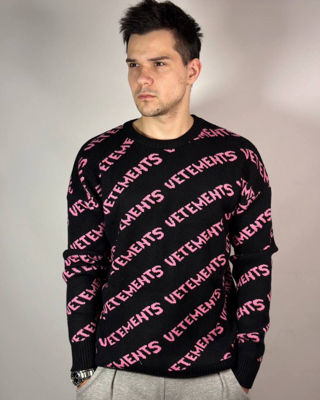 Свитер Vetements