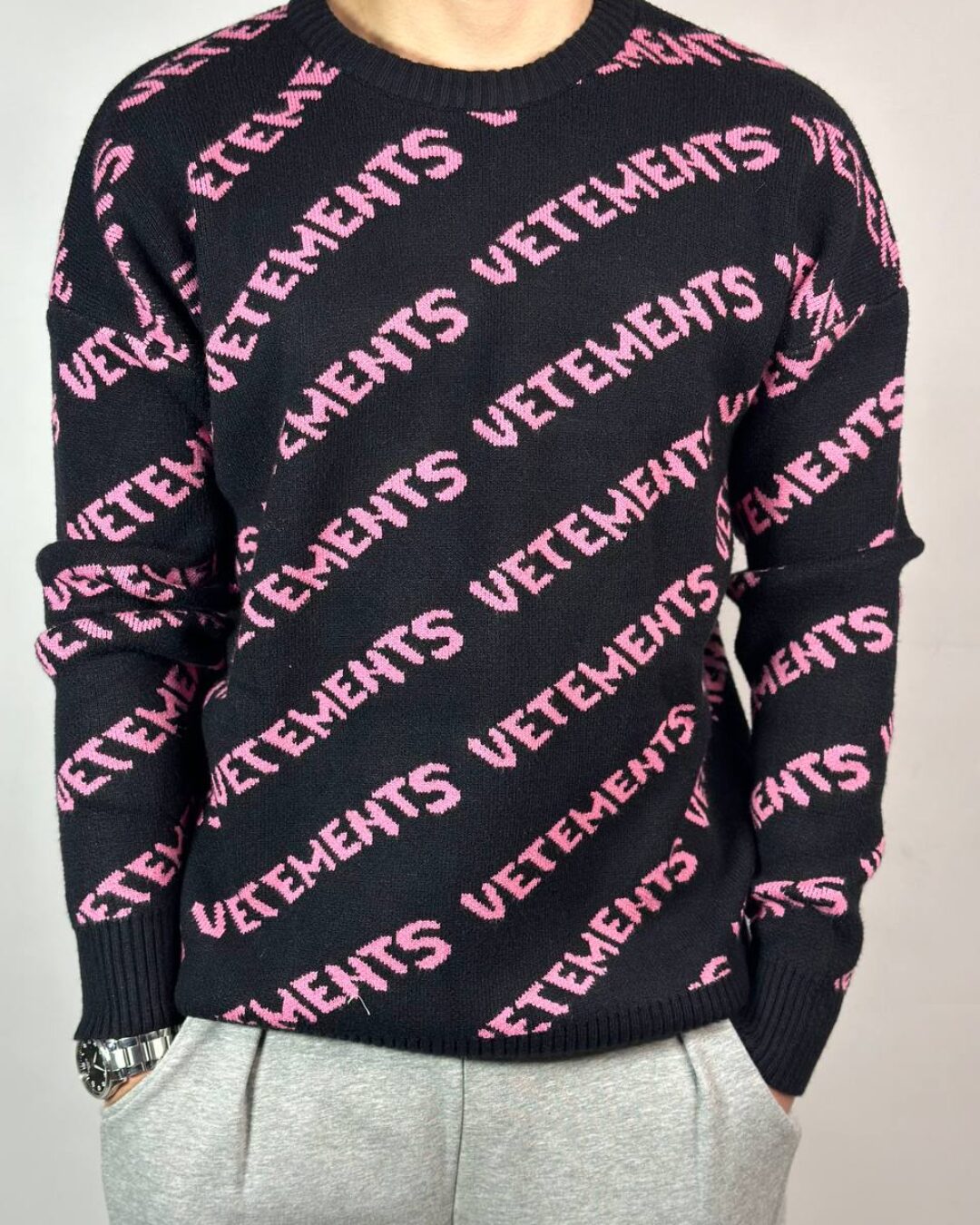 Свитер Vetements