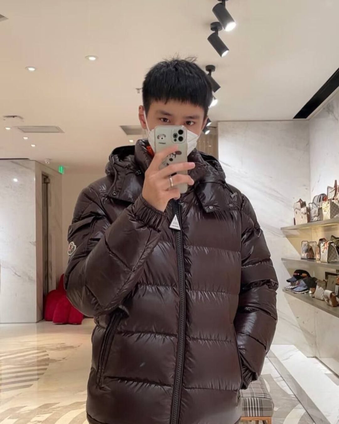 Пуховик Moncler